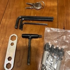 スーリー　THULE ベースキャリヤ　ウイングバーセットの画像