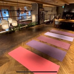 2022年12月11日(日)  カフェヨガ吉祥寺/ 10:15-11:15 ¥1,100 無料マット貸出 の画像