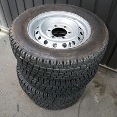 ハイエース スタッドレス4本セット 早い者勝ち 前橋市上小出町