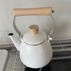 受付終了【無料】ホーローやかん。使用歴１ヶ月未満。