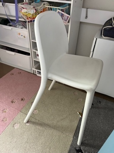 IKEA ウルバン　子供用チェア　白　ホワイト　イケア　ダイニング　足置き