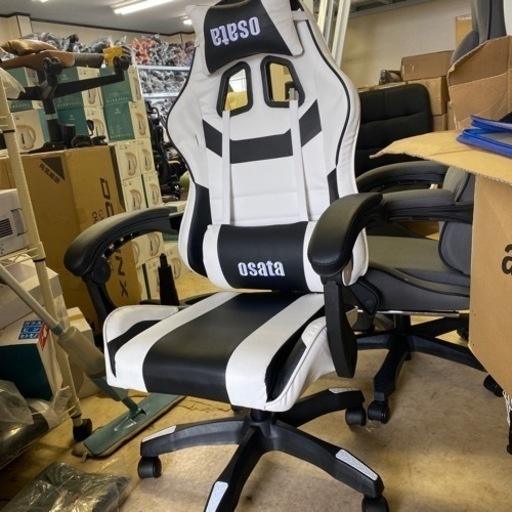 ゲーミングチェア　新品　傷有り　確認してください