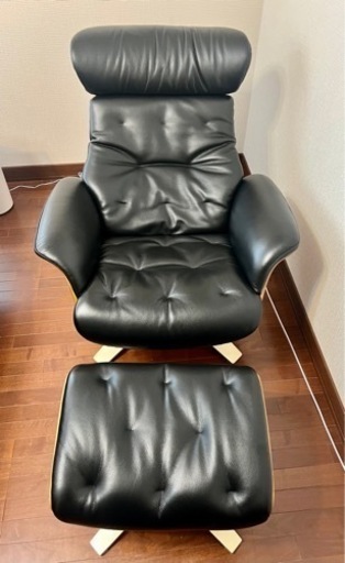 ■美品ニトリ　パーソナルチェア　NマーシャルBK オットマン付