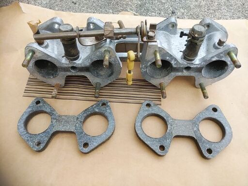 SOLEX   ソレックスキャブレターのインマニ　トヨタ2TG用のインテークマニホールド