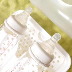 ピジョン 哺乳瓶240ml ミルクポン 乳頭保護器 電子レンジ消毒容器の画像