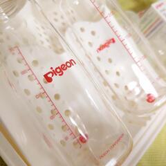 ピジョン 哺乳瓶240ml ミルクポン 乳頭保護器 電子レンジ消毒容器の画像