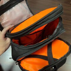 大容量 30Lバックパック 17インチPC 多ポケット 防水の画像