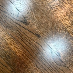 無垢の低いテーブルの画像