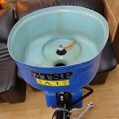 大幅値下げ！札幌市内近郊限定 TSP コントロールパートナー A1 卓球マシン スタンド付き 射出角度と首振幅の調整可能　西岡店の画像