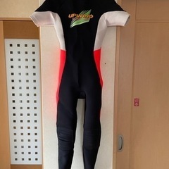 女性用ウェットスーツとシュノーケリングセット