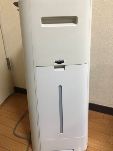 シャープ　加湿空気清浄機　KI-HS70-W