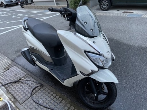 スズキ　バーグマン125cc fi