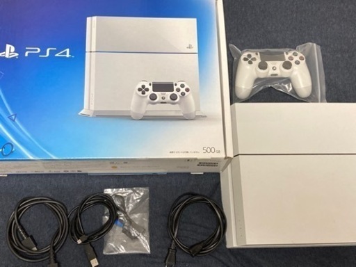 PS4 本体付属品付き＋コントローラー二つ＋ゲームカセット二つ