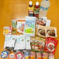 レトルト食品　保存食　缶詰などの食品詰め合わせ