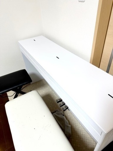 電子ピアノ　超美品　使用期間1週間　ほぼ未使用　オススメです！