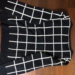 PAGEBOY格子柄のセーター&袖フリルセーターの画像