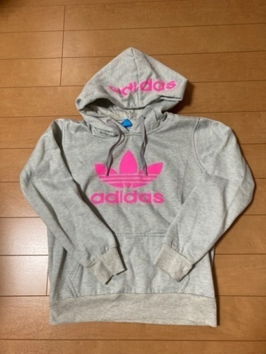 adidasパーカー