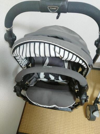 Combiベビーカー