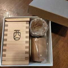 お洒落な木製の酒器　未使用新品 「おちょこ」と「徳利×2個」