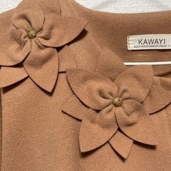 レディース　お花が可愛いワンピース　キャメル　