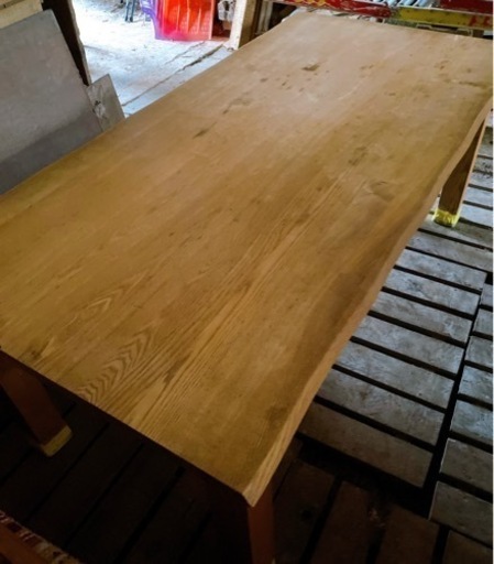 大人気！ダイニングテーブル　イス二脚つき！