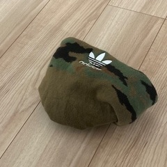アディダス　ニットキャップ　カモ柄の画像