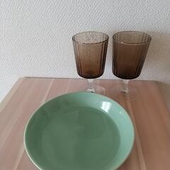 コンランショップのグラス、IDEE のお皿