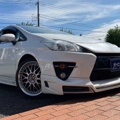 トヨタ・プリウス　サンルーフ　赤レザーシート　ワンオーナー