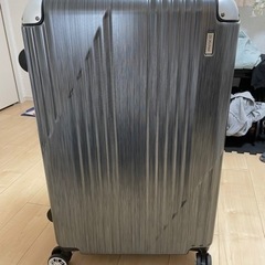 キャリーケース　鍵付き　容量1週間分の画像