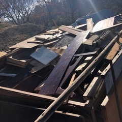 廃材木材の画像