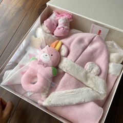 新品ミキハウスお祝いセット女児の画像