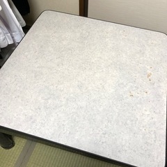 こたつテーブル、布団セットの画像