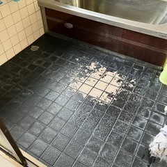 風呂場床シート貼り内装