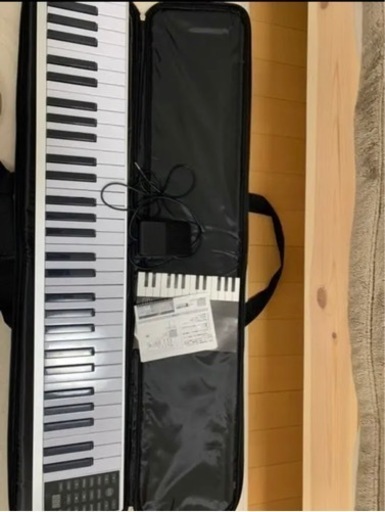 ニコマク　電子ピアノ　携帯型SWAN 61鍵　軽量　小型