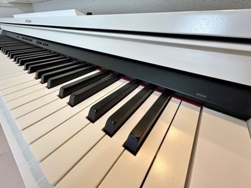 電子ピアノ　Roland RP501R
