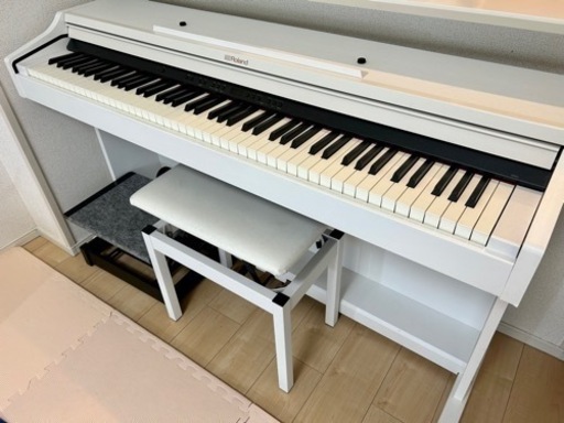 電子ピアノ　Roland RP501R