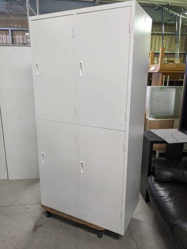 中古　生興製　4人用ロッカー　鍵あり　AKL-W4WS　W900xD515xH1790　Q1201-01松