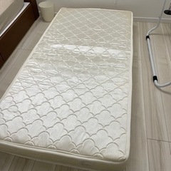 シングルベッド　マットレス付きフレームブラウンの画像