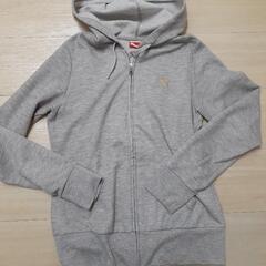 プーマ　パーカーM　グレー