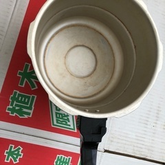 鍋　　アルミ製圧力鍋ですが、おもり紛失のための画像