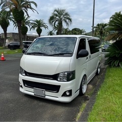 ハイエース　CRS/ESSEX バットパネル　ボンネット
