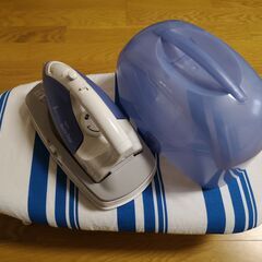 【お話中】【非対面】アイロンとアイロン台の画像