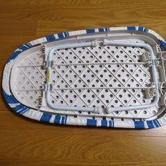 【お話中】【非対面】アイロンとアイロン台の画像