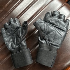 GOLDGYM トレーニング手袋売ります。値引きしました。の画像