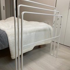 tower タワー 横から掛けられるバスタオルハンガー 3連 ホワイトの画像