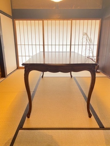 ダイニングテーブル カリモク家具 (新品価格は54万円ほど)