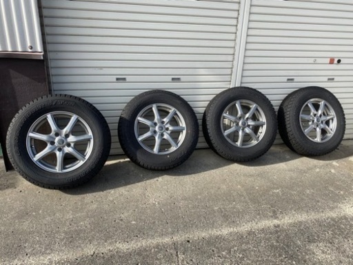値下げ‼️  215/70 R16  ホイール付きスタッドレスタイヤ