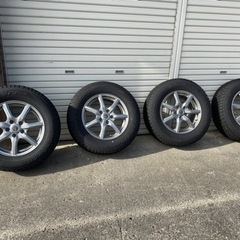 値下げ‼️  215/70 R16  ホイール付きスタッドレスタイヤ　