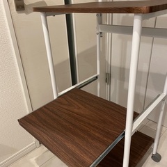 【お引き取りに来てくださる方！無料で差し上げます】キッチン家電棚の画像