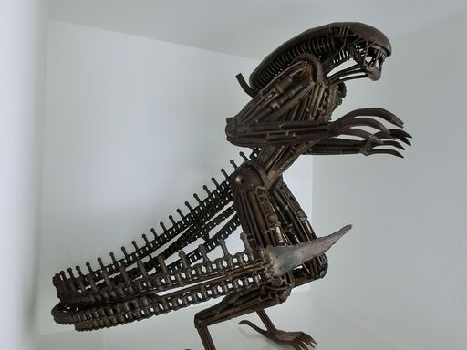 エイリアンの鉄フィギア